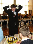 г.Южный (Одесская обл.) - 2004. Захар Ефименко дает сеанс любителям шахмат. 